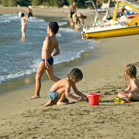 아파트 Dendrinos House